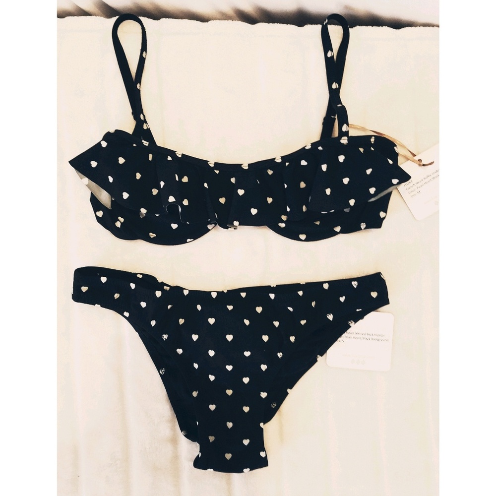 🍒Lisa Curran French Heart Underwire Ruffle bikini